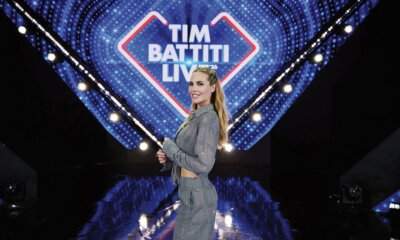 Ilary Blasi sul palco di TIM Battiti Live 2026 durante la quarta puntata del 23 luglio