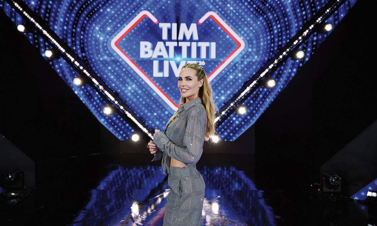 Ilary Blasi sul palco di TIM Battiti Live 2026 durante la quarta puntata del 23 luglio