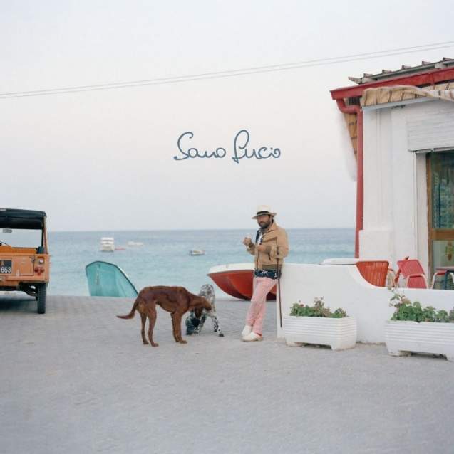Lucio Dalla, Sono Lucio, copertina dell'antologia con la fotografia di Luigi Ghirri