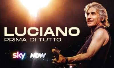 locandina del documentario Sky Luciano prima di tutto con Ligabue sul palco in concerto