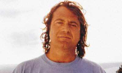 Stefano Senardi ritratto in esterni, foto dalla copertina del libro La musica è un lampo