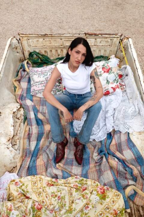 Camilla Magli pubblica il singolo "Menta", primo estratto dal disco "Dammi un po' di zucchero, baby"