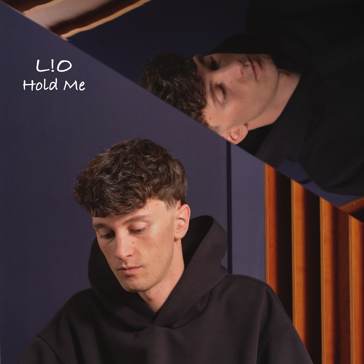 L!O pubblica il brano d'esordio "Hold me" cantando il rimpianto per un amore finito