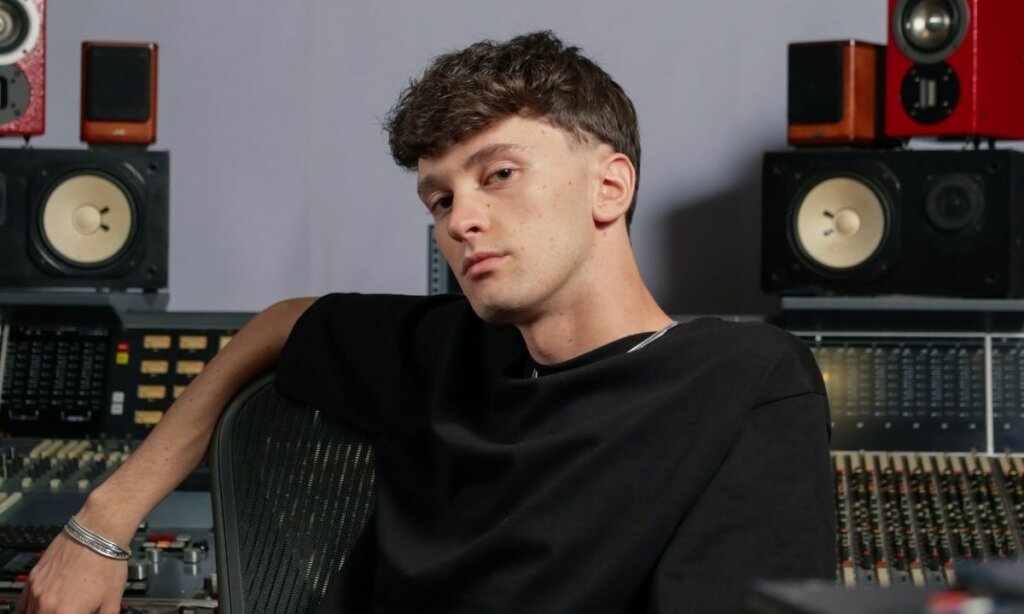 L!O sceglie il singolo "Hold me" per il suo esordio ufficiale