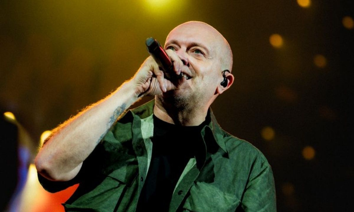 Max Pezzali annuncia l'uscita di "Max Forever Vol. 2" contenente due brani inediti