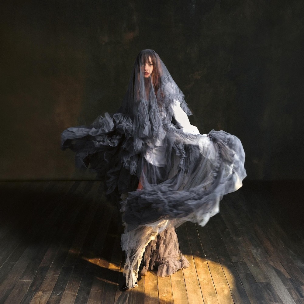Copertina di Ma io sono fuoco Platinum Edition, il nuovo album di Annalisa in uscita il 9 ottobre