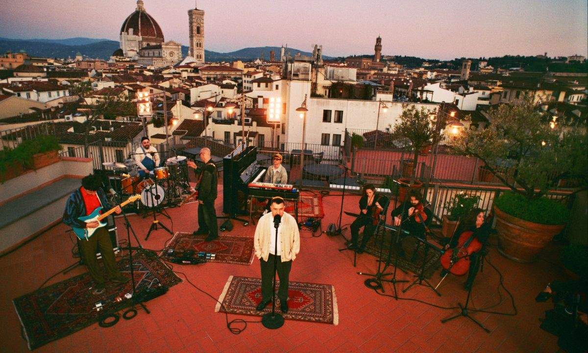 Coez per il tour From The Rooftop - Teatri 2026