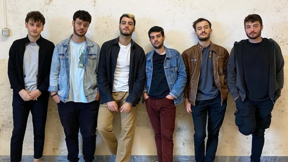 Lo Studio Illegale, la band in una foto di gruppo per l'album Paranoia