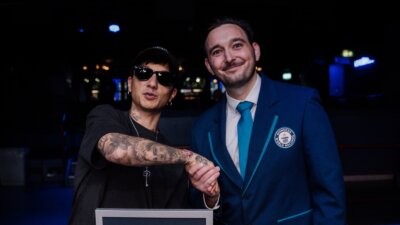 Ultimo riceve il certificato Guinness World Records per il concerto La Favola Per Sempre