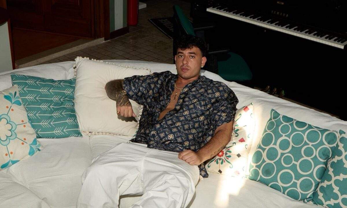 Young Hash ADAVER featuring