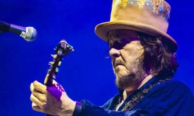 Zucchero live in concerto con cappello e chitarra, foto di Francesco Prandoni