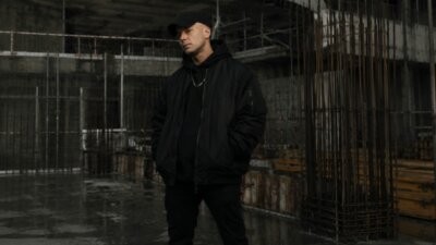3D nel servizio fotografico promozionale di Senza Armi, il singolo realizzato con Nayt in uscita il 23 ottobre 2026