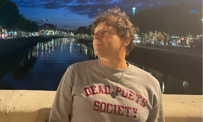 L'intervista a Emanuele Dabbono per l'uscita di Momenteria