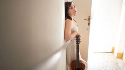 Giulia Pratelli pubblica il nuovo album d'inediti "Un fiore"