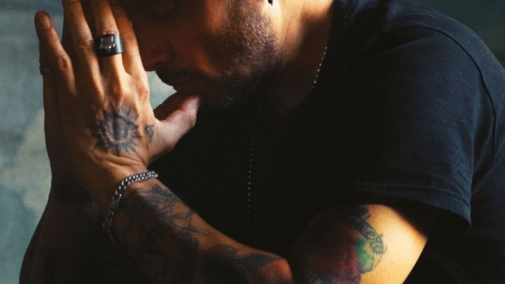 Foto promozionale di Fabrizio Moro per il tour Non ho paura di niente Live 2026.