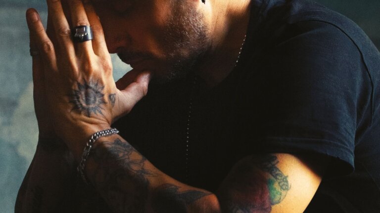 Foto promozionale di Fabrizio Moro per il tour Non ho paura di niente Live 2026.