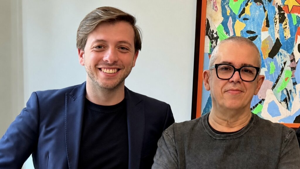 Francesco Marchese di FDAM e Renato Tanchis di ADA Music Italy alla firma dell'accordo di distribuzione