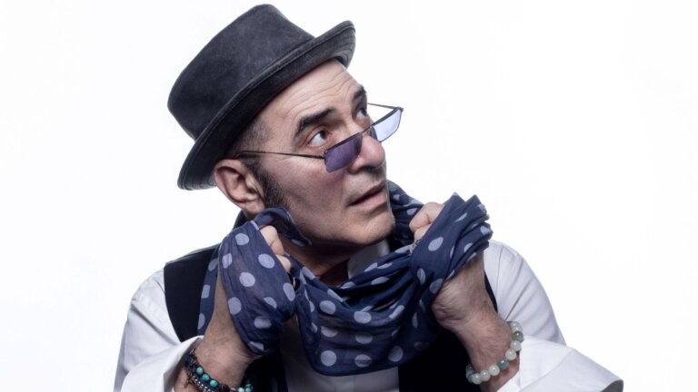 Francesco Baccini nella foto promozionale del nuovo album Nomi e cognomi2, in uscita il 30 ottobre 2026