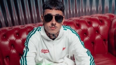 Frezza in una foto promozionale per il singolo “7/7”