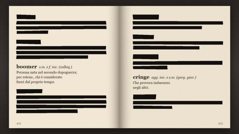 Pagina di dizionario quasi tutta coperta da barre nere, con leggibili solo le voci boomer e cringe, per il pezzo di Michele Monina sull'impoverimento lessicale delle canzoni