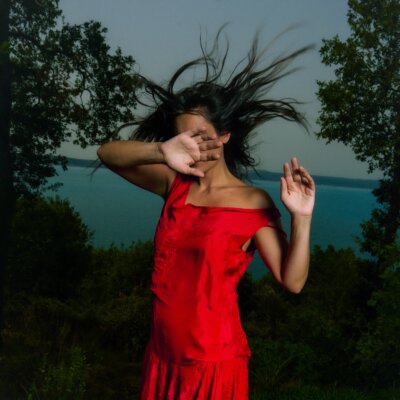 Copertina del singolo La persona che più mi odia di Margherita Vicario