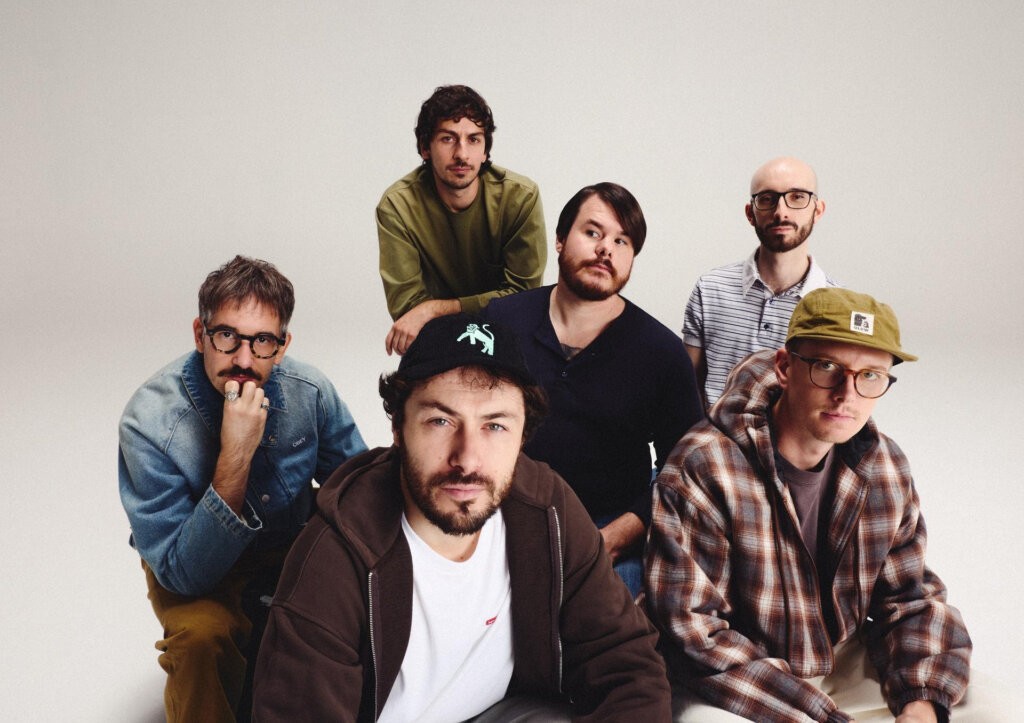 I Pinguini Tattici Nucleari nella foto promozionale dell'album Replay