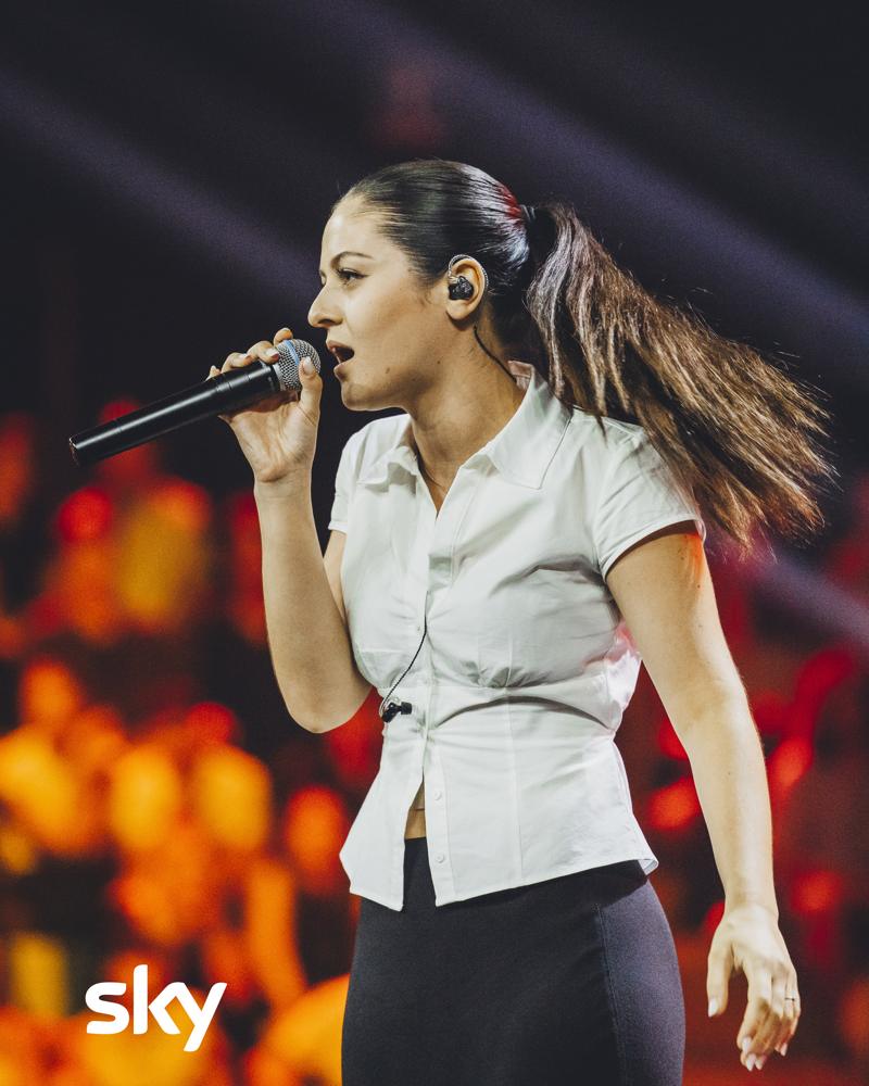 camilla, Camilla Guerini, canta sul palco di X Factor 2026, nella squadra di Paola Iezzi