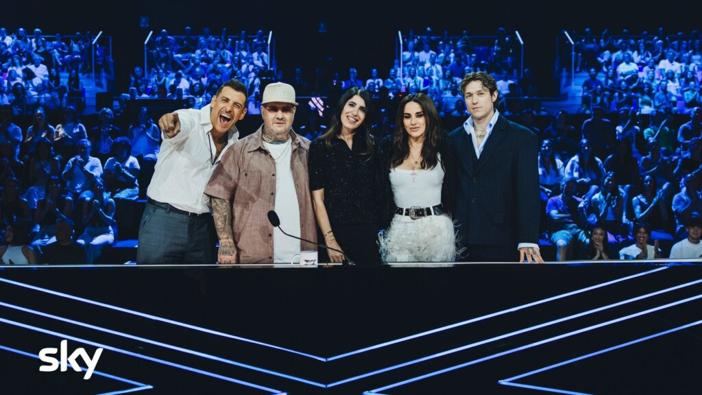 Giorgia con i giudici di X Factor 2026 Paola Iezzi, Irama, Jake La Furia e Francesco Gabbani