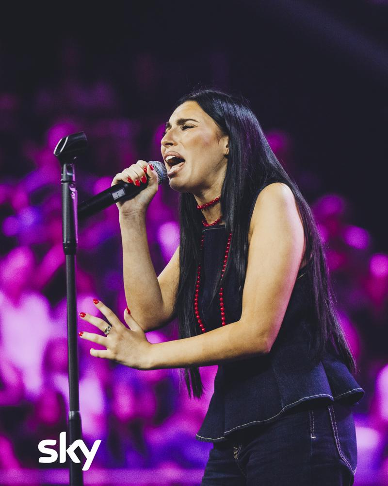 Veronica Bruganelli canta sul palco di X Factor 2026, nella squadra di Jake La Furia